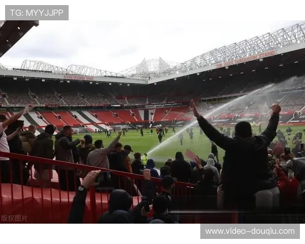 曼联遗产基金助力老特拉福德维护项目启动