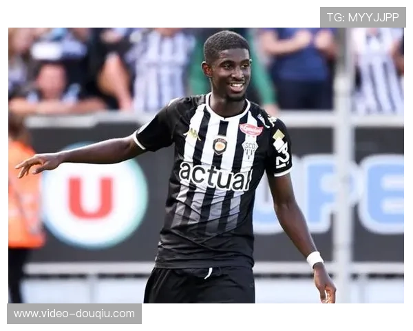 摩纳哥vs昂热：保级压力与中游无忧心态碰撞